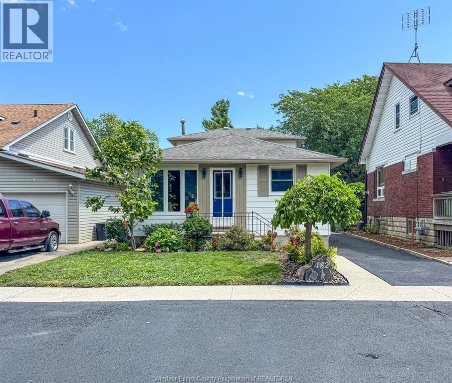 482 JOHN M ST, Windsor