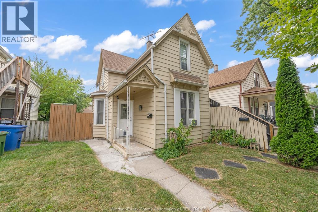 253 CURRY AVENUE, Windsor