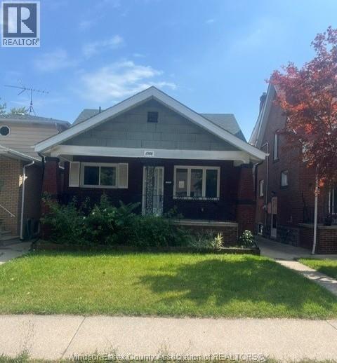 1366 MOY, Windsor