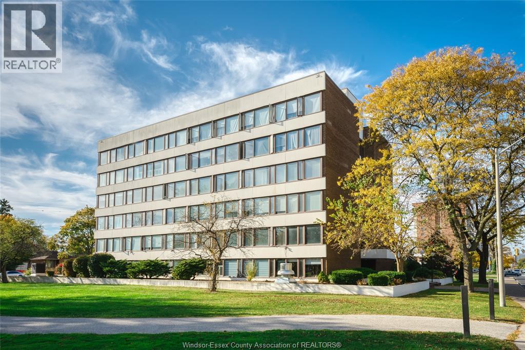 2144 PELISSIER UnitNo. 402, Windsor