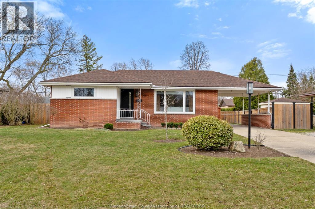 735 Lounsborough, Windsor