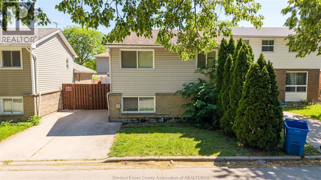 1229 ARNCLIFFE, Windsor