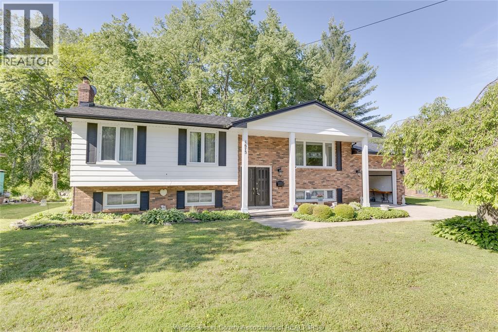 1675 BOUFFARD ROAD, LaSalle