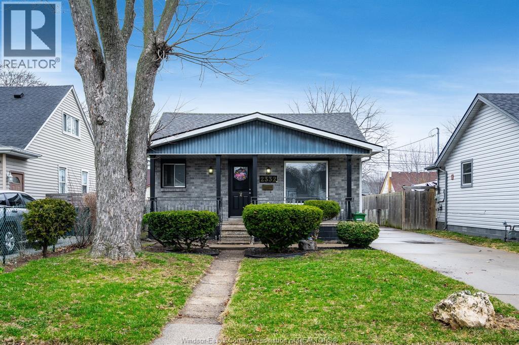 2332 PARENT AVENUE, Windsor