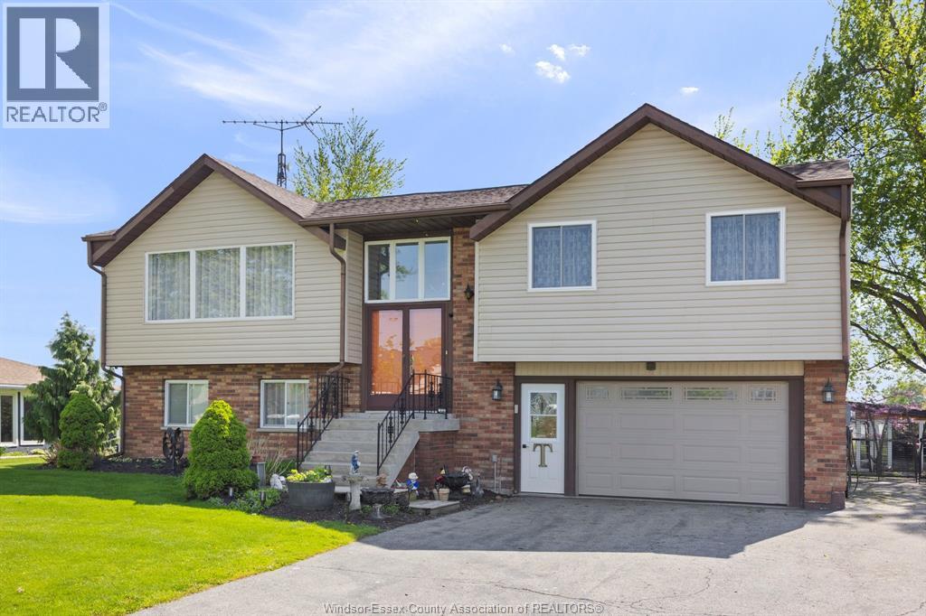 19079 BLUE WATER AVENUE, Lakeshore