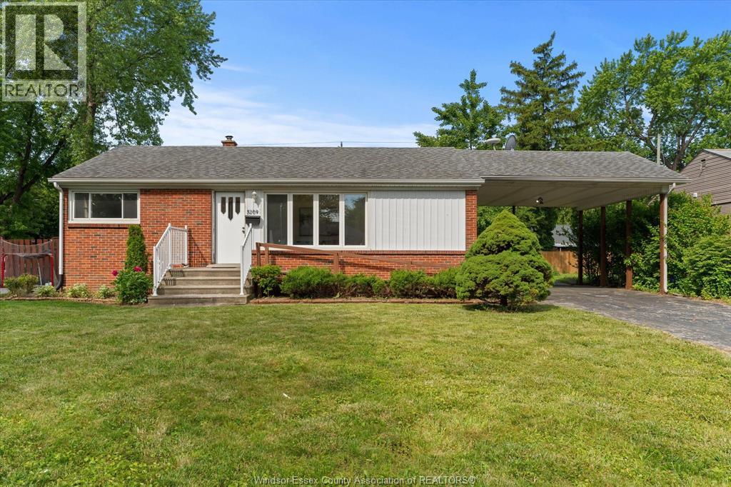 3209 DANDURAND AVENUE, Windsor