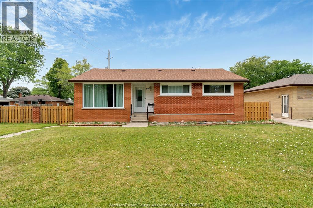 889 RIVERDALE, Windsor