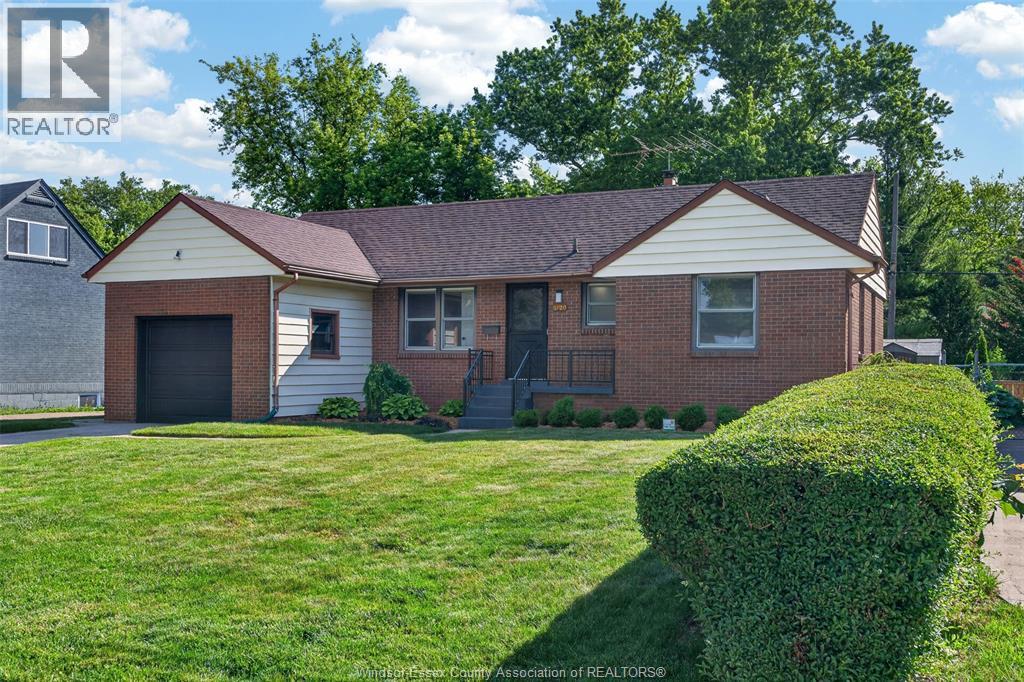 3120 ACADEMY DRIVE, Windsor