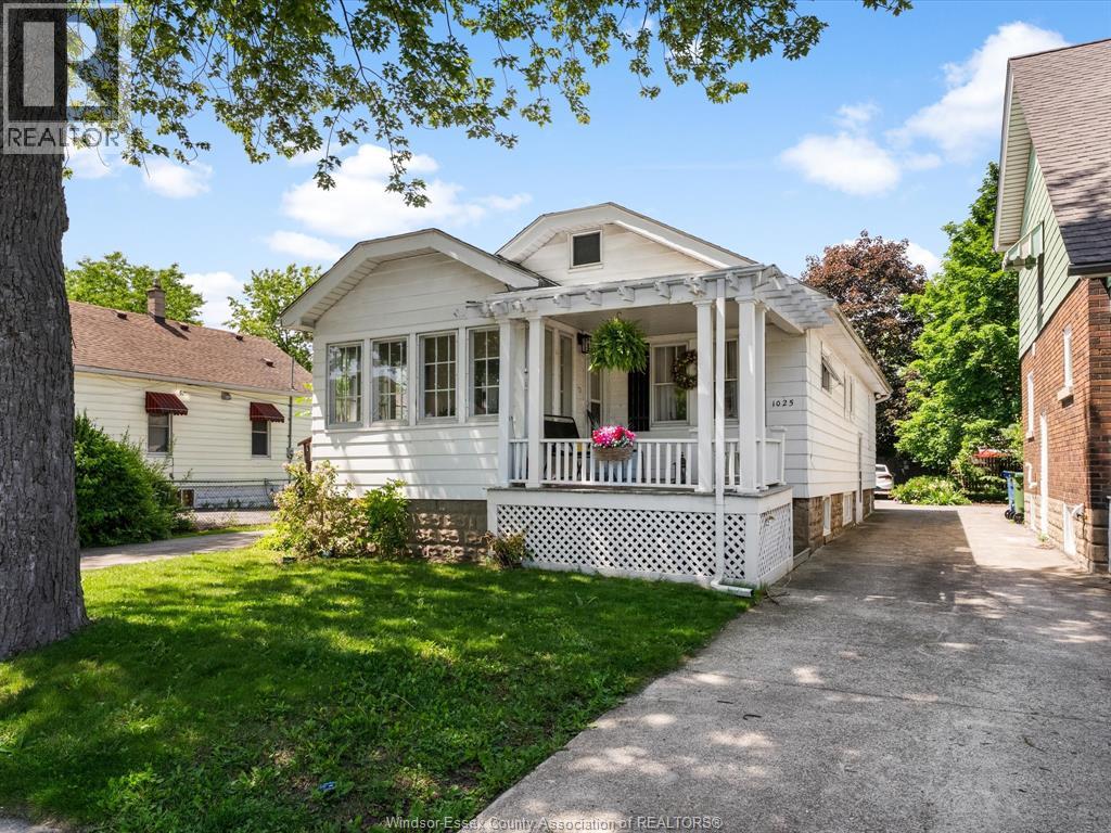 1025 CAMPBELL AVENUE, Windsor