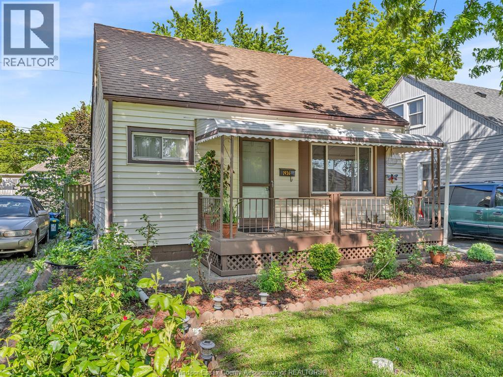 1936 CENTRAL, Windsor