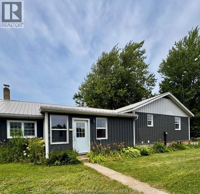 949 East West Rd, Pelee Island