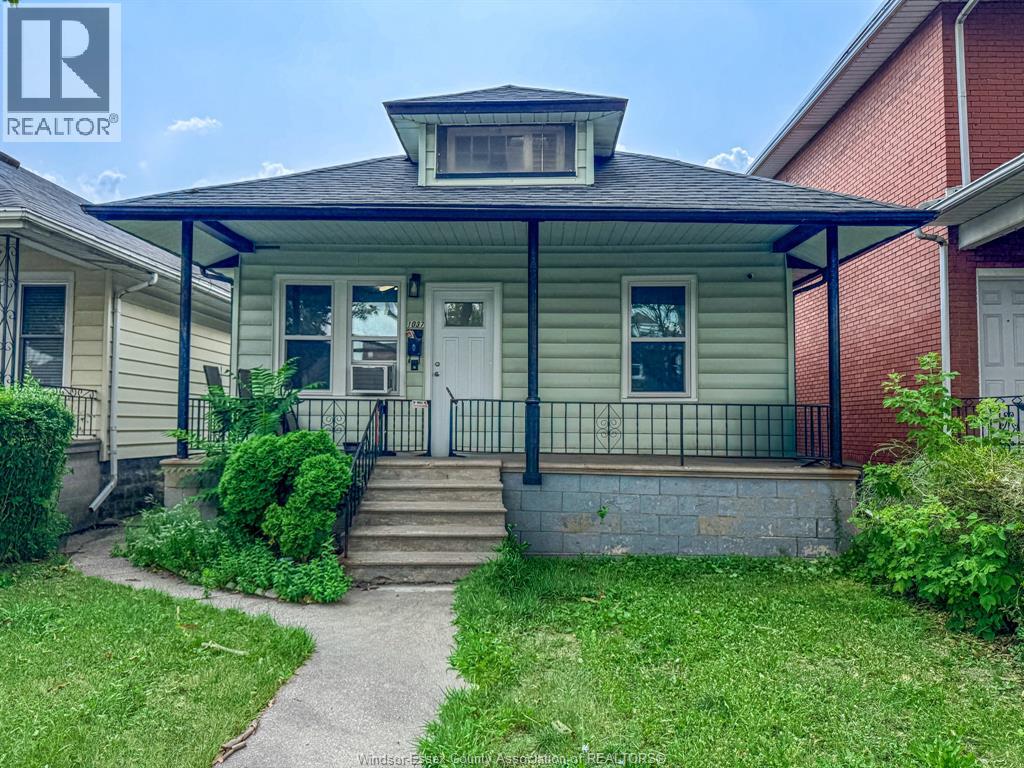 1037 HOWARD AVE, Windsor