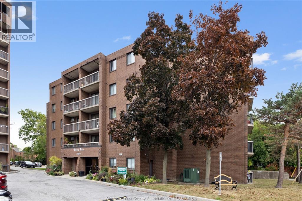 3950 WYANDOTTE STREET East UnitNo. 306, Windsor