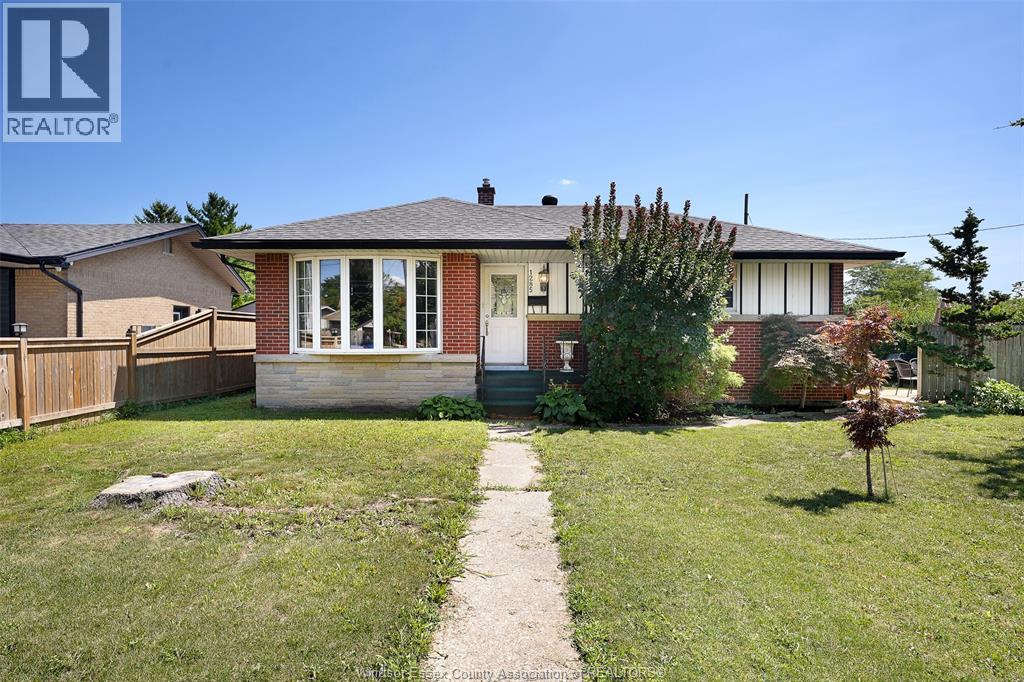 1285 Cabana West, Windsor