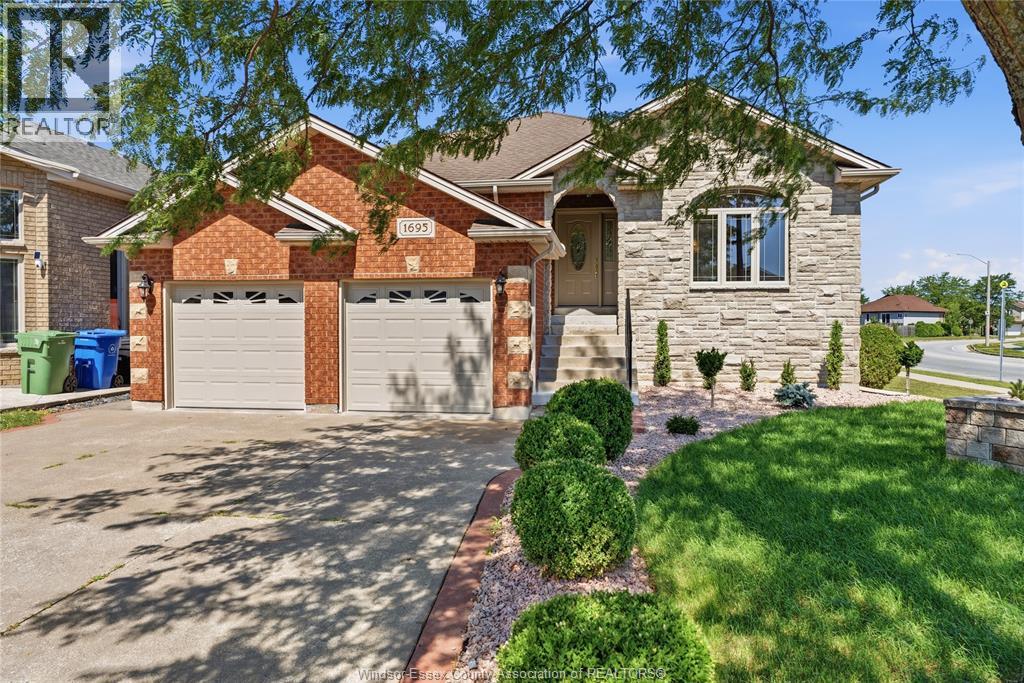 1695 MERIDIAN STREET, Windsor