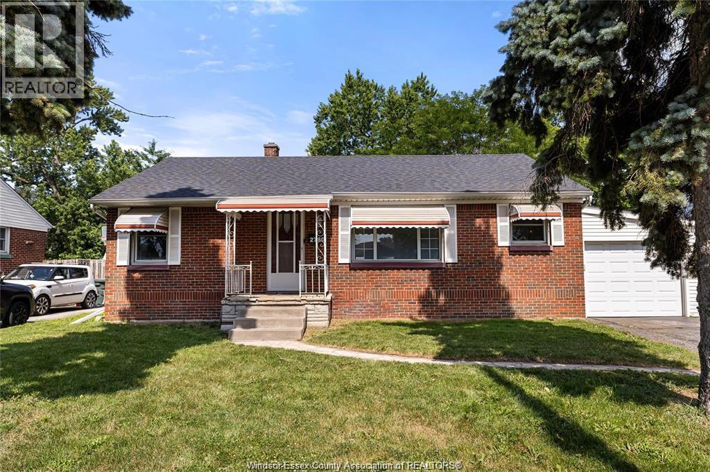 2780 DOMINION BOULEVARD, Windsor