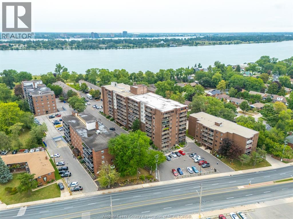 3936 WYANDOTTE STREET UnitNo. 805, Windsor