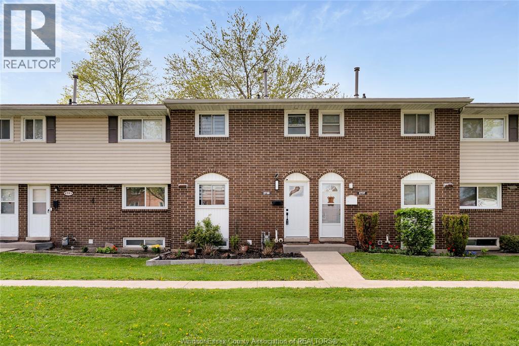 2739 MEADOWBROOK LANE, Windsor