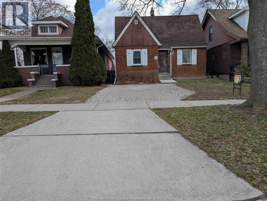 708 PARTINGTON AVENUE, Windsor