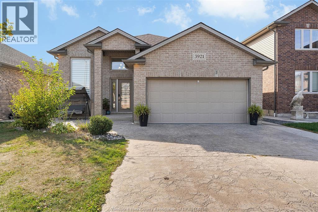 3921 Zanzibar CRESCENT, Windsor