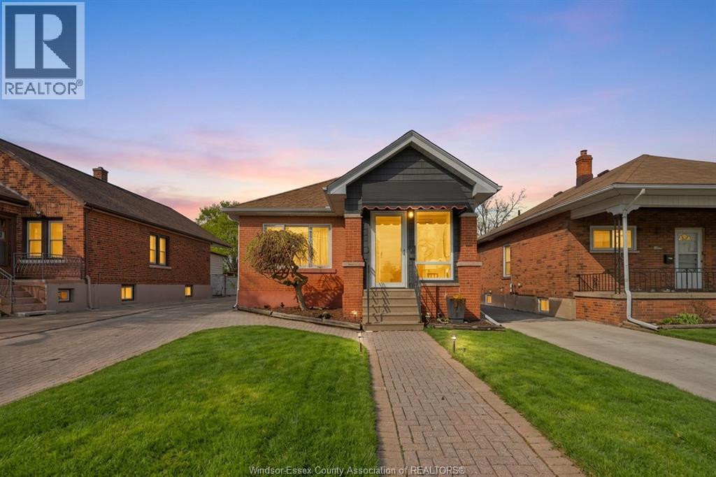 1515 PARENT AVENUE, Windsor