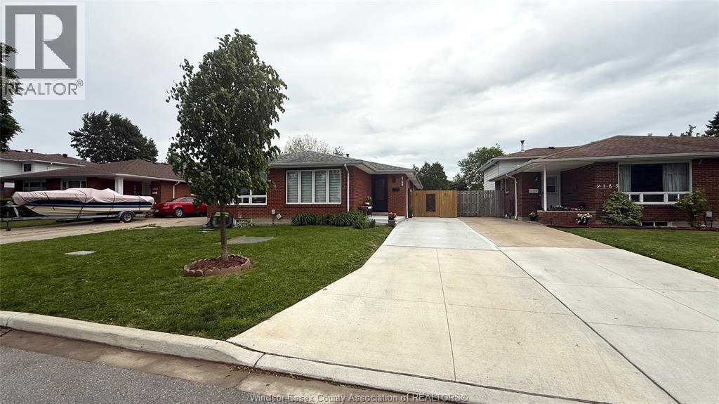 9793 LYNNGROVE CRESCENT, Windsor