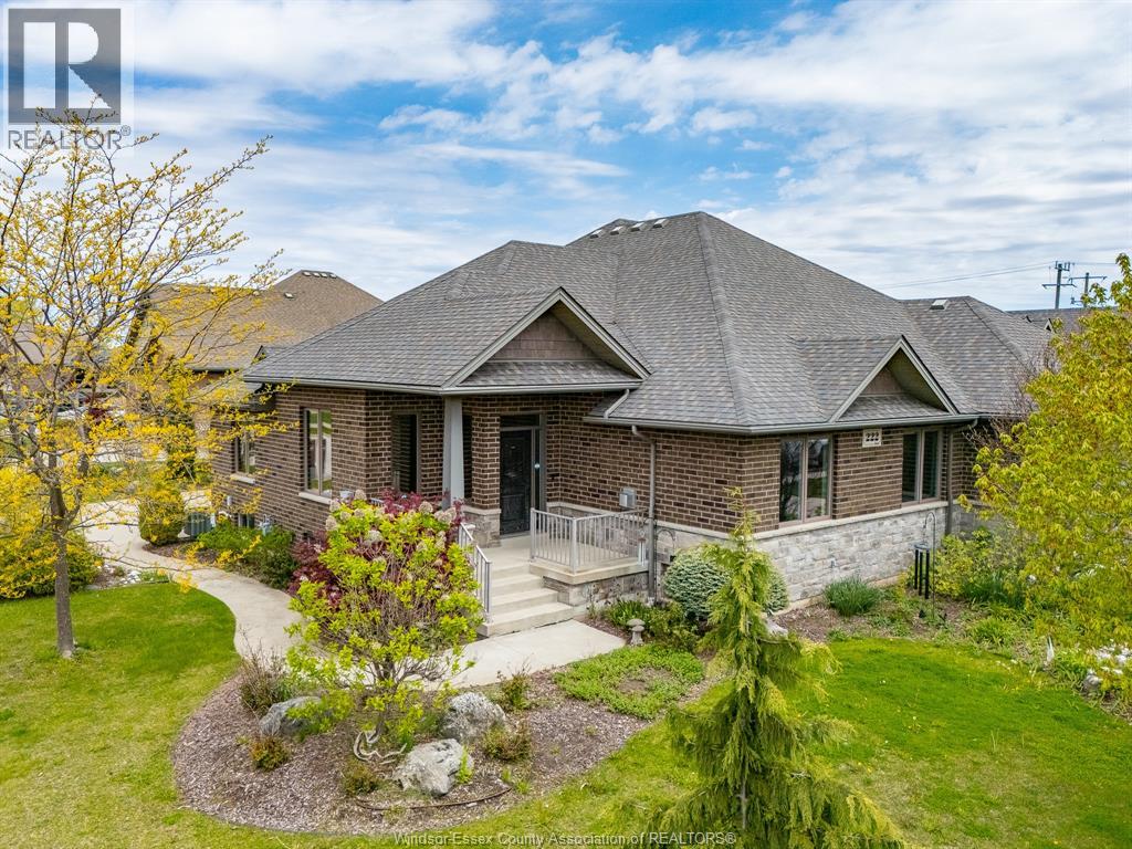 222 Woodycrest AVENUE, Kingsville