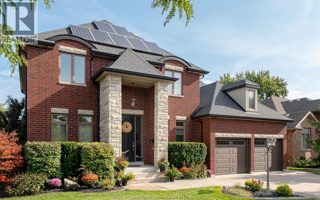 425 Superior STREET, LaSalle