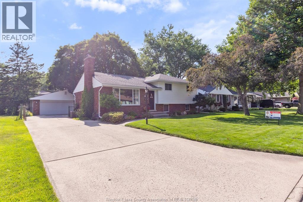 3659 BRUCE AVENUE, Windsor