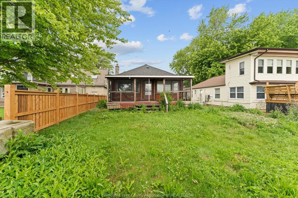 390 EAST BEACH, Leamington