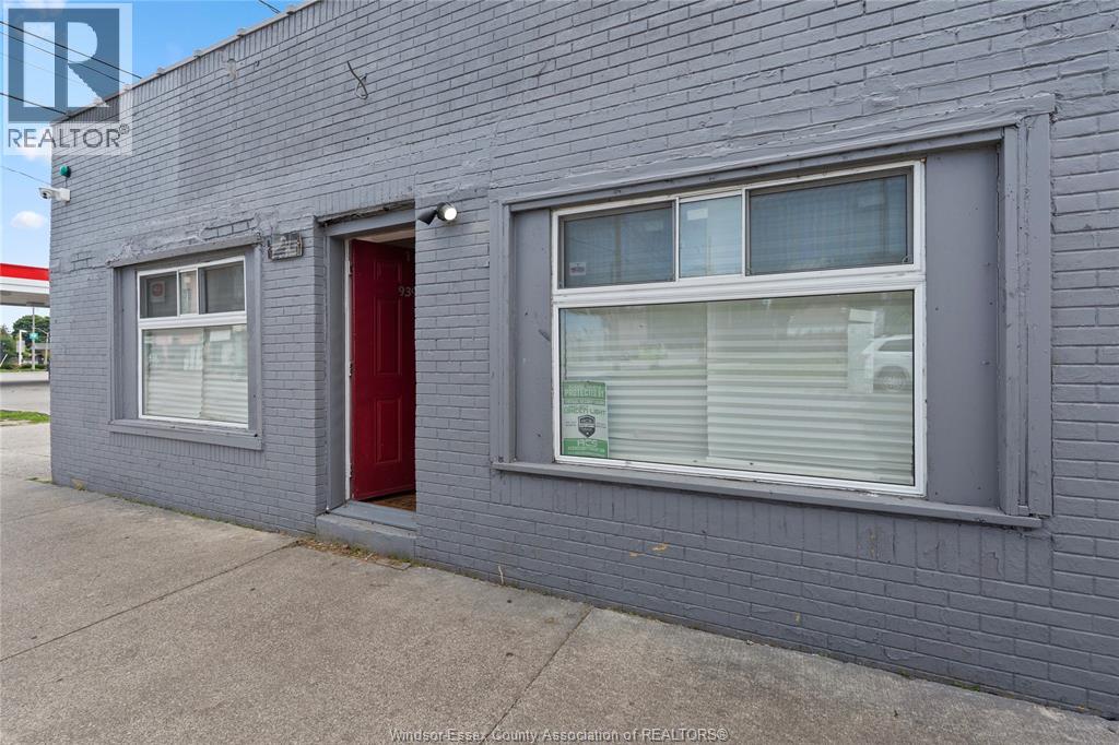 939 WYANDOTTE STREET East, Windsor