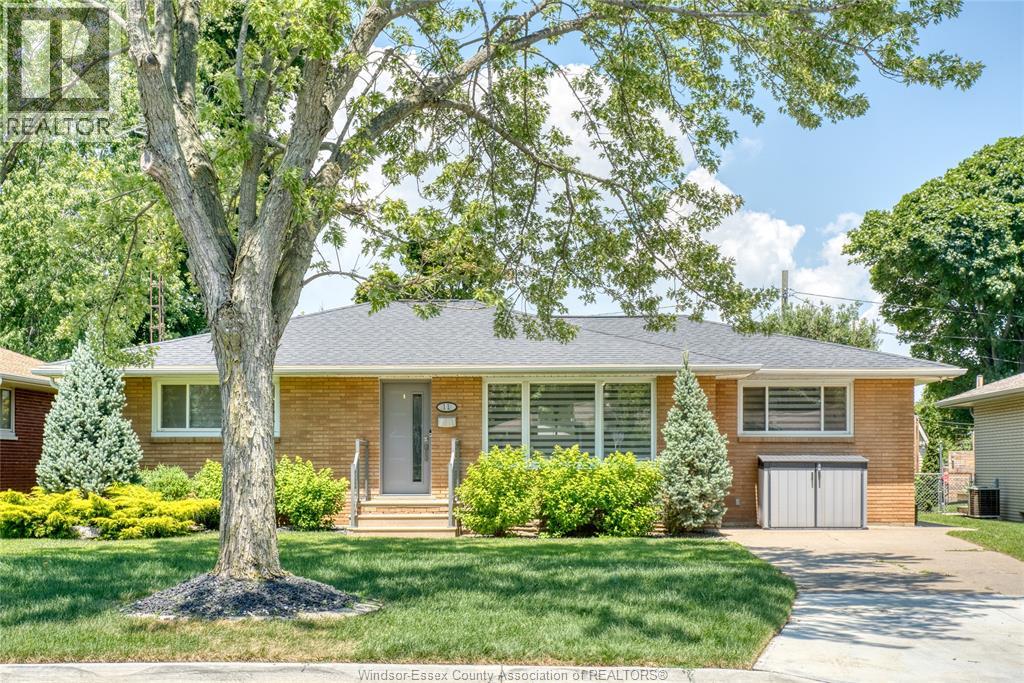 11 MARGARET, Leamington