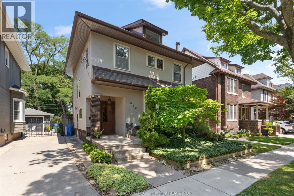 858 CHILVER, Windsor
