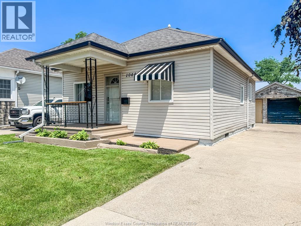 1044 Reedmere ROAD, Windsor