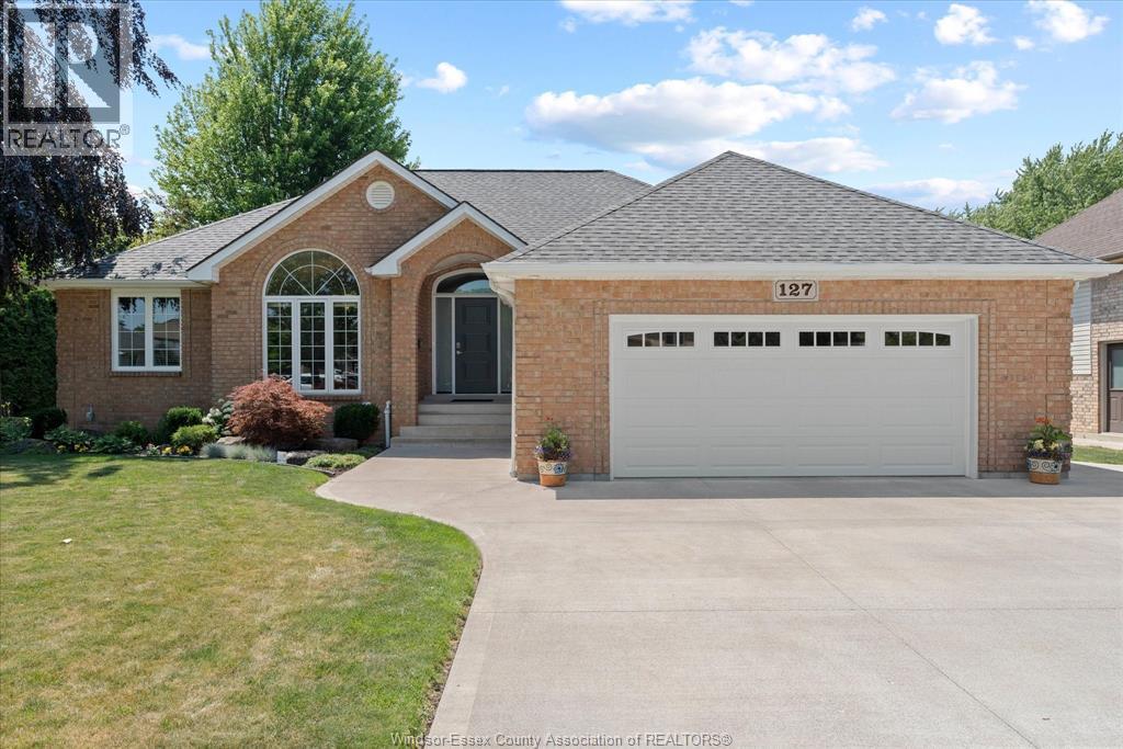 127 WINTERMUTE AVENUE, Lakeshore