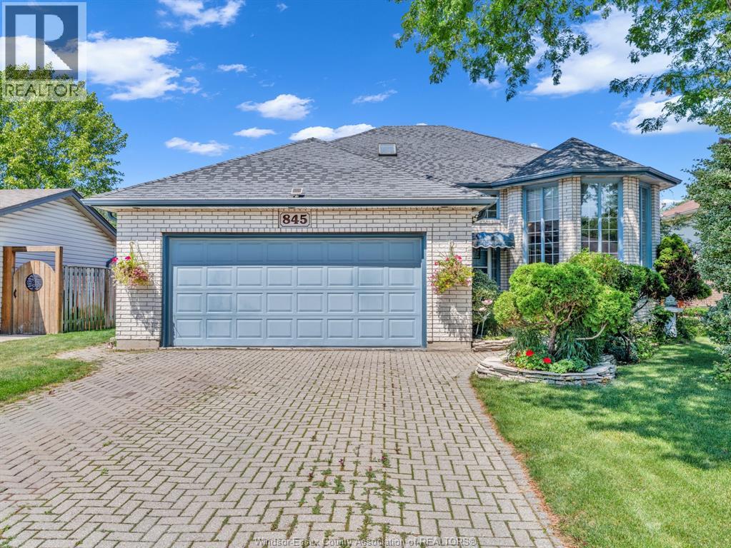 845 SUPERIOR STREET, LaSalle