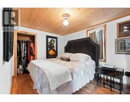 125 CRYSTAL LANE - 13