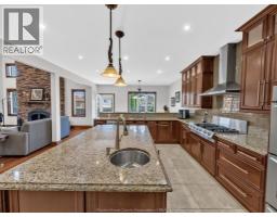 118 REMO CRESCENT - 15