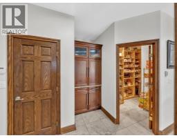 118 REMO CRESCENT - 16