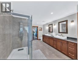 118 REMO CRESCENT - 27