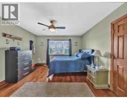 118 REMO CRESCENT - 33