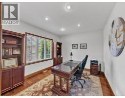 118 REMO CRESCENT - 8