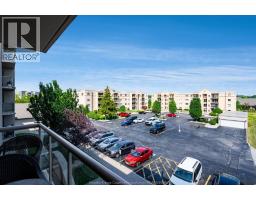 315 Village Grove UnitNo. 305 - 25