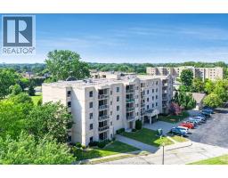 315 Village Grove UnitNo. 305 - 32