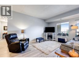 315 Village Grove UnitNo. 305 - 4