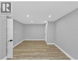 157 GLOUCESTER DRIVE - 37