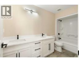 120 BLOOMINGTON - 44