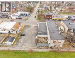 1092 WYANDOTTE STREET East - 1