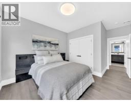 983 LAKESHORE PARK ROAD - 44