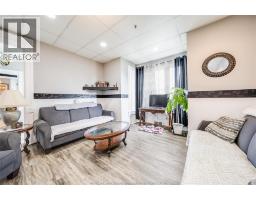 122 TALBOT ST. S - 6